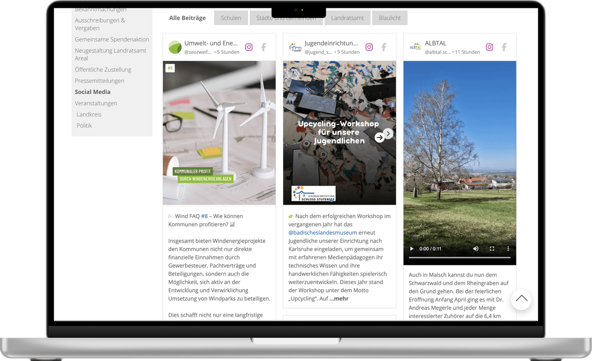 Laptop mit der Social Wall auf der Website des Landratsamts Karlsruhe